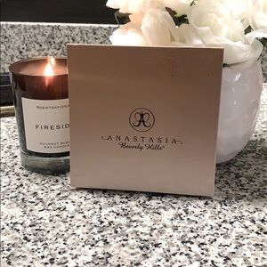 Anastasia Beverly Hills Glow Kit